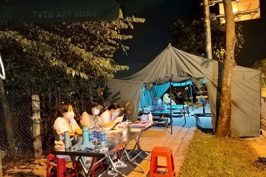 Trắng đêm tại các chốt kiểm soát, chống dịch cửa ngõ Thủ đô