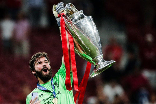 Liverpool chuẩn bị công bố bản hợp đồng đầu tiên