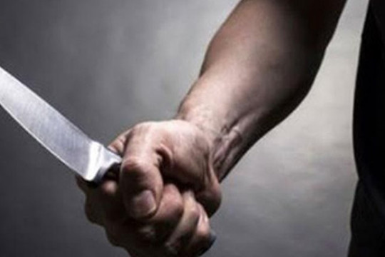 Người đàn ông suýt mất mạng vì bị vợ chém