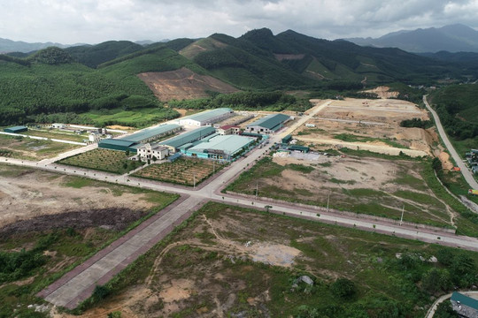 Huyện Ba Chẽ (Quảng Ninh): Cụm công nghiệp được xây dựng, đất rừng vẫn bị phá 