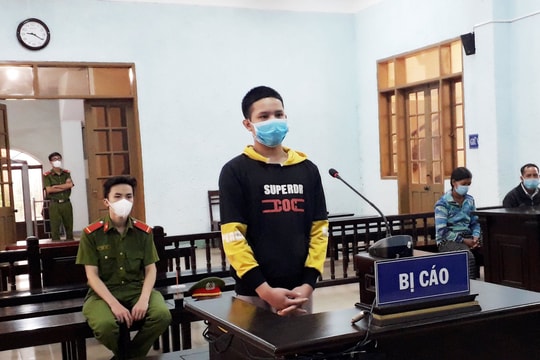 Đâm chết bạn vì mâu thuẫn trong lúc đánh bài