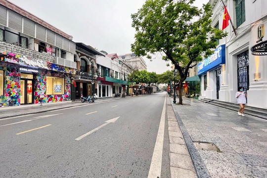 Hà Nội giãn cách xã hội theo Chỉ thị 16 từ 6h00 ngày 24/7