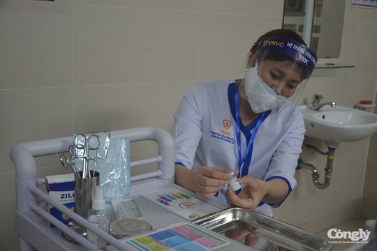 Trường ĐH Kinh tế Quốc dân triển khai tiêm vắc xin cho sinh viên