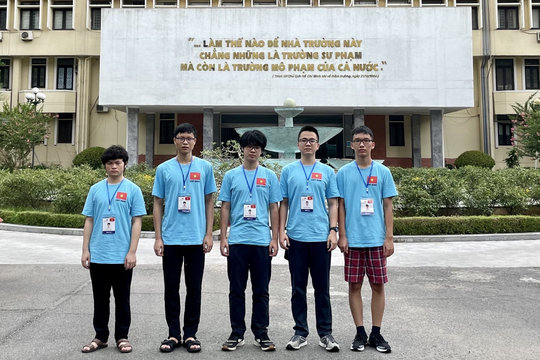 Học sinh Hà Nội đạt Huy chương Vàng Olympic được thưởng 20 triệu đồng