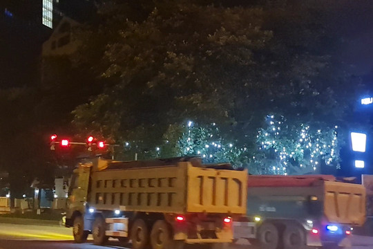 Hà Nội: Vì sao xe quá khổ, quá tải được “đặc cách” vi phạm, mang đất đi tiêu thụ trái phép?