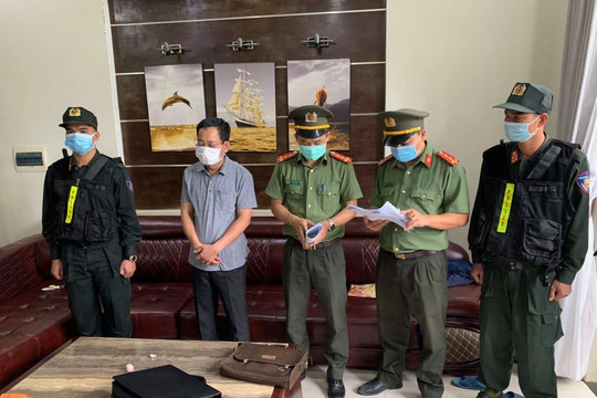 Khởi tố Chánh văn phòng Cảng hàng không Quốc tế Phú Bài 