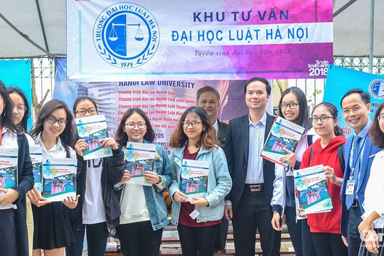 Trường ĐH Luật Hà Nội công bố điểm trúng tuyển theo diện xét học bạ năm 2021