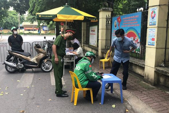 Ngày thứ 4 giãn cách, Hà Nội phạt hơn 1,5 tỷ đồng, bằng 3 ngày đầu cộng lại