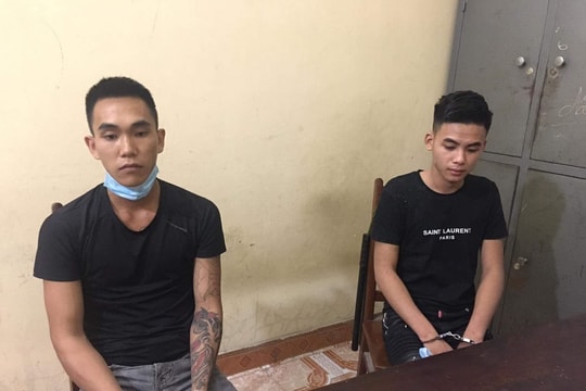 Ra oai với bạn gái, chém người suýt chết