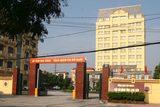 Lạng Sơn: Triển khai nhiều biện pháp vừa bảo đảm phòng, chống dịch bệnh Covid-19, vừa đẩy mạnh thông quan hàng hóa tại các cửa khẩu (Bài 3)