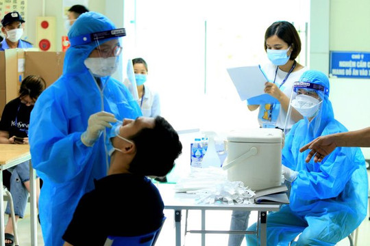 Nghệ An: 2 nữ điều dưỡng dương tính với SARS-CoV-2