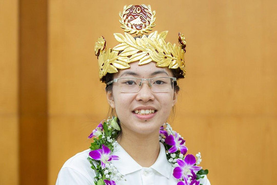 Quán quân Olympia Thu Hằng sẽ học ngành kinh doanh tại Swinburne Việt Nam