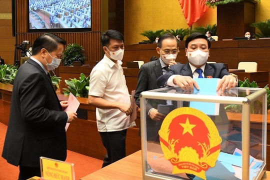 Phó Chủ tịch cùng 4 ủy viên Hội đồng Quốc phòng và An ninh vừa được Quốc hội phê chuẩn