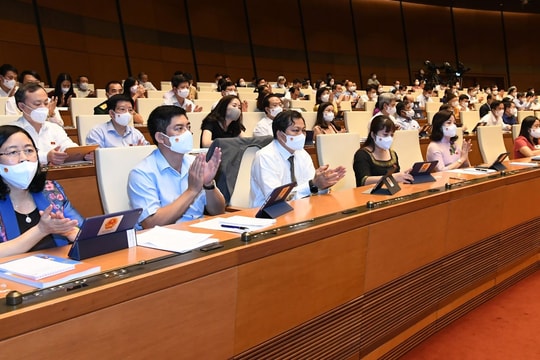 Quốc hội thông qua 4 Nghị quyết liên quan đầu tư công và đời sống dân sinh