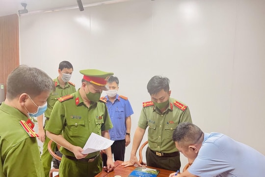 Bắt 2 chuyên gia người Trung Quốc về hành vi buôn lậu
