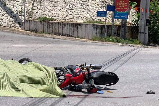 Yên Bái:  Hai xe máy tông nhau, 3 người thương vong