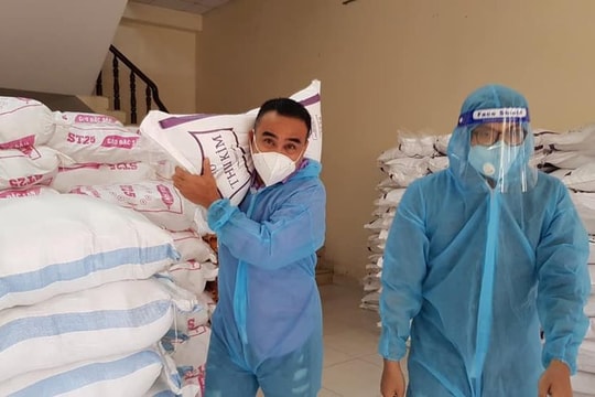 MC Quyền Linh: Hầu như không ở nhà, không dám lại gần vợ con để đi từ thiện
