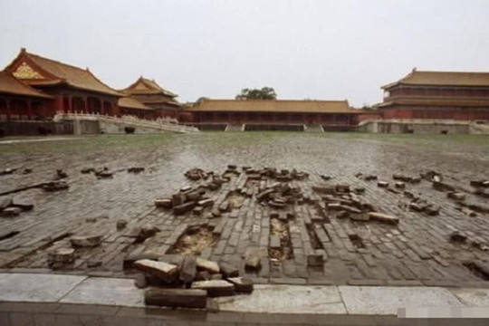 Gạch đất ở Tử Cấm Thành rạn nứt, các chuyên gia sau khi tìm hiểu đã thốt lên: “Hoàng đế Chu Đệ thật ác độc!”