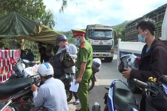 Một số tỉnh dừng tiếp nhận công dân trở về từ vùng dịch
