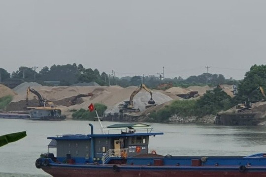 Huyện Đông Anh (Hà Nội): Hàng loạt bãi tập kết VLXD có dấu hiệu hoạt động không phép