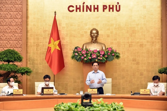 Thủ tướng: Dứt khoát không để khủng hoảng y tế, kinh tế xã hội và truyền thông