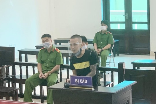 Con "ngáo đá" đánh bố, chém Công an viên thập tử nhất sinh