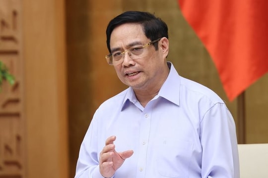 Thủ tướng yêu cầu tăng cường điều động, chi viện nhân lực y tế cho các nơi nhiều ca lây nhiễm, bệnh nặng