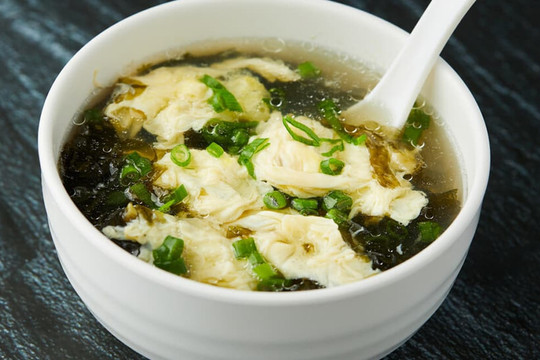 Để làm món canh rong biển, bạn nên luộc trực tiếp hay rửa sạch trước khi nấu? Đừng phạm sai lầm nữa, những người trên bãi biển sẽ dạy bạn cách đúng đắn