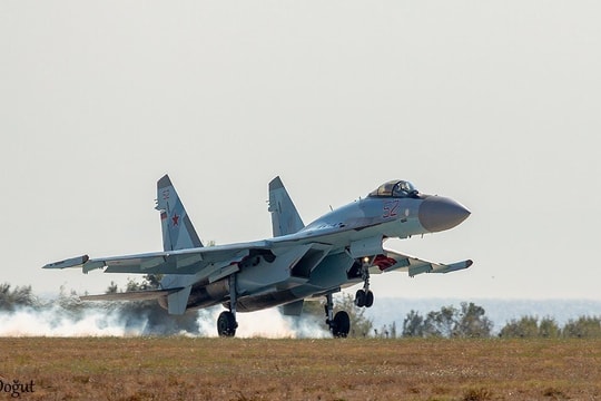 Tin vắn thế giới ngày 1/8: Tiêm kích Su-35 của Nga lao xuống biển sau khi gặp trục trặc động cơ