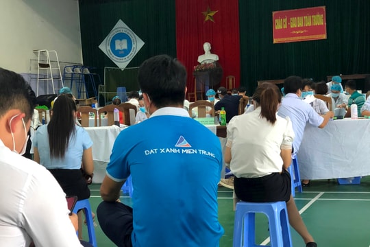 Quảng Nam: Đề nghị kiểm điểm việc ưu tiên tiêm vắc xin phòng Covid-19 cho DN bất động sản