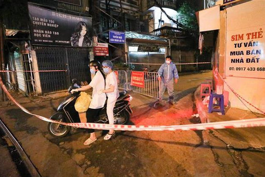 Phát hiện 20 ca nghi nhiễm COVID-19, Hà Nội phong tỏa tạm thời ngõ 651 Minh Khai
