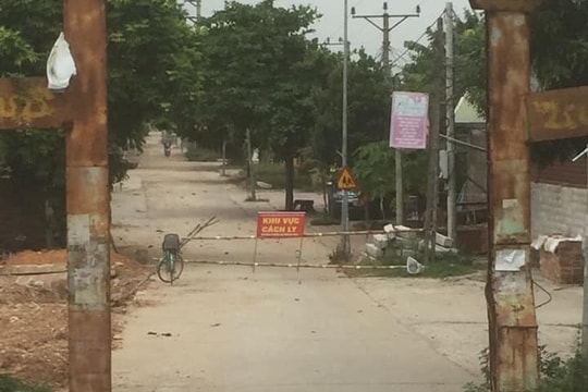 Say rượu, cầm kiếm đuổi chém cán bộ chốt kiểm soát dịch