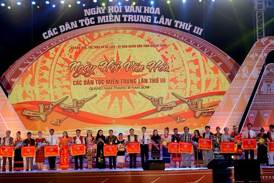 Tạm dừng tổ chức Ngày hội văn hóa các dân tộc miền Trung lần thứ IV tại Bình Định