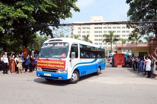 235 cán bộ, sinh viên y khoa Nam Định chi viện cho tỉnh Đồng Nai phòng, chống dịch COVID-19.