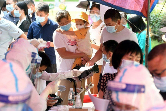Số ca mắc mới COVID-19 ở Trung Quốc cao nhất trong 6 tháng