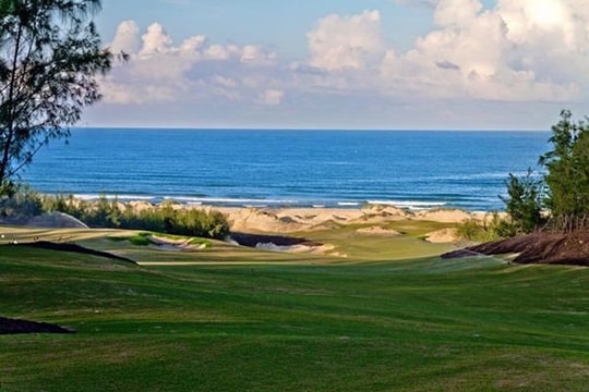 Phó cục trưởng đi đánh golf giữa mùa dịch từng bị kỷ luật cảnh cáo, giáng chức