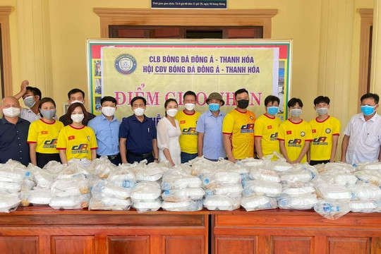 Hàng nghìn suất cơm miễn phí cho người trong khu cách ly