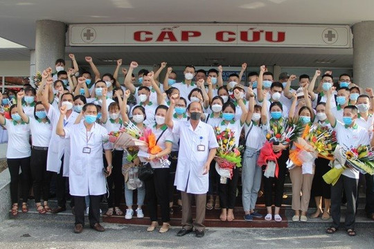 77 cán bộ, bác sỹ Thanh Hóa lên đường chi viện cho các tỉnh phía Nam