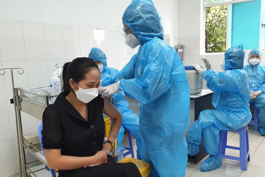 Xử lý trách nhiệm người đứng đầu nếu để chậm trễ tiêm vaccine phòng COVID-19