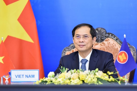 “ASEAN 54 năm: Lửa thử vàng”