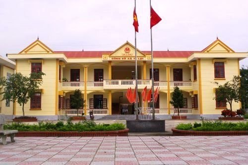 Tạm đình chỉ công tác 4 cán bộ xã đánh bạc tại công sở giữa mùa dịch