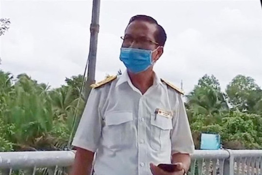 Đội trưởng đội thuế ở Bến Tre bị cách chức vì “thông” chốt kiểm dịch