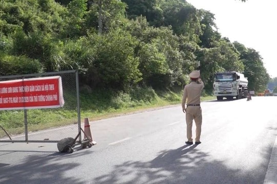 Công bố số điện thoại đường dây nóng gỡ khó cho vận tải hàng hoá