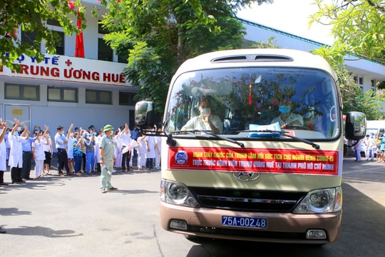 Bệnh viện Trung ương Huế tiếp tục xuất quân chi viện cho TP.Hồ Chí Minh chống dịch