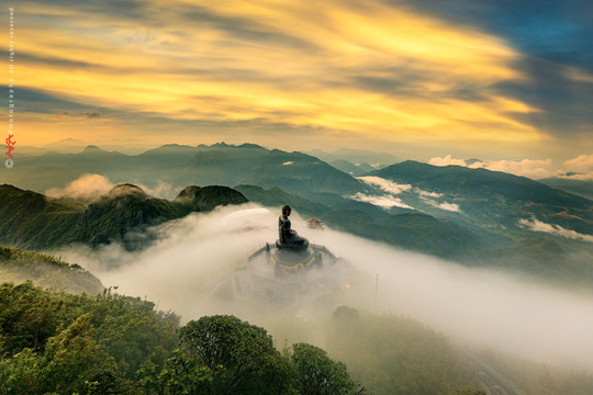 Khám phá những đỉnh núi linh thiêng nhất Việt Nam
