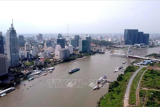 Xây dựng quy trình ưu tiên vận tải hàng hóa qua “luồng xanh” đường thủy