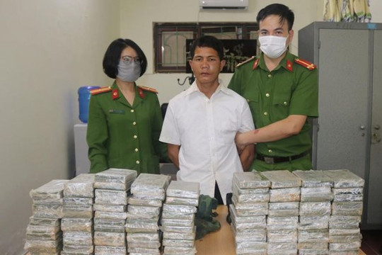 Điện Biên: Bắt 2 đối tượng vận chuyển 98 bánh heroin để nhận 300 triệu đồng