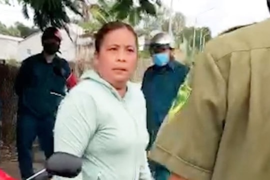 Khởi tố người vợ “bênh” chồng vi phạm Chỉ thị 16
