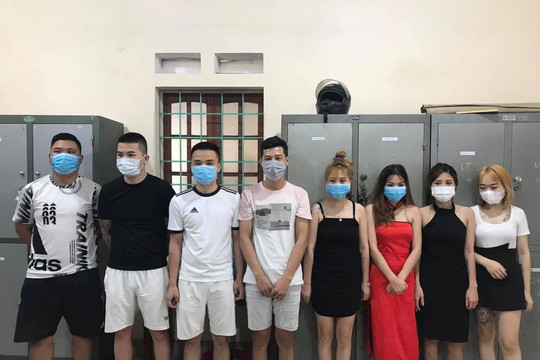 Thái Nguyên: Bắt quả tang 4 đôi nam nữ sử dụng ma túy trong nhà nghỉ 