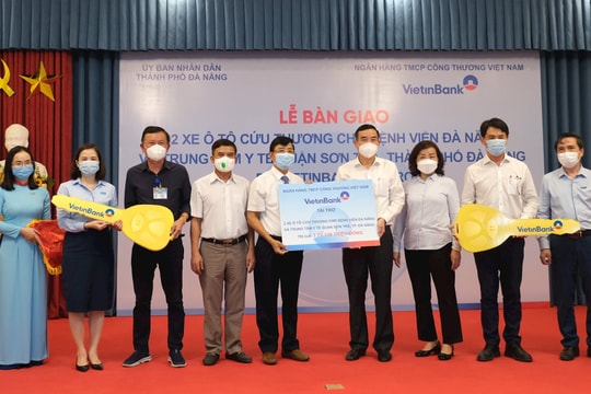 VietinBank trao tặng 2 xe cứu thương chất lượng cao tại Đà Nẵng